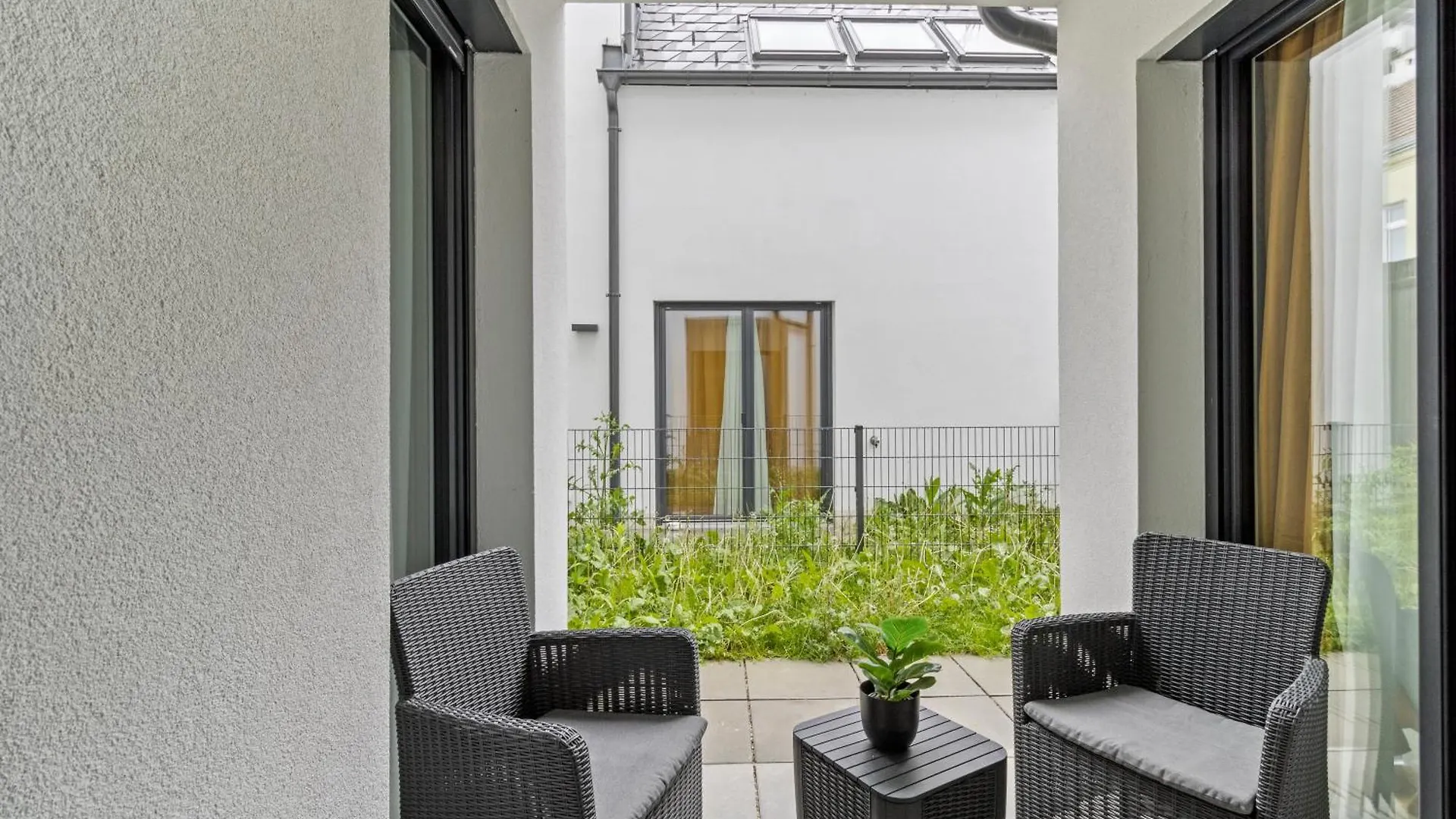 Apartment 1 Min To Public Transport - 3 Min To Supermarket And Pharmacy - On-Site Parking For 19,90 Eur Vienna