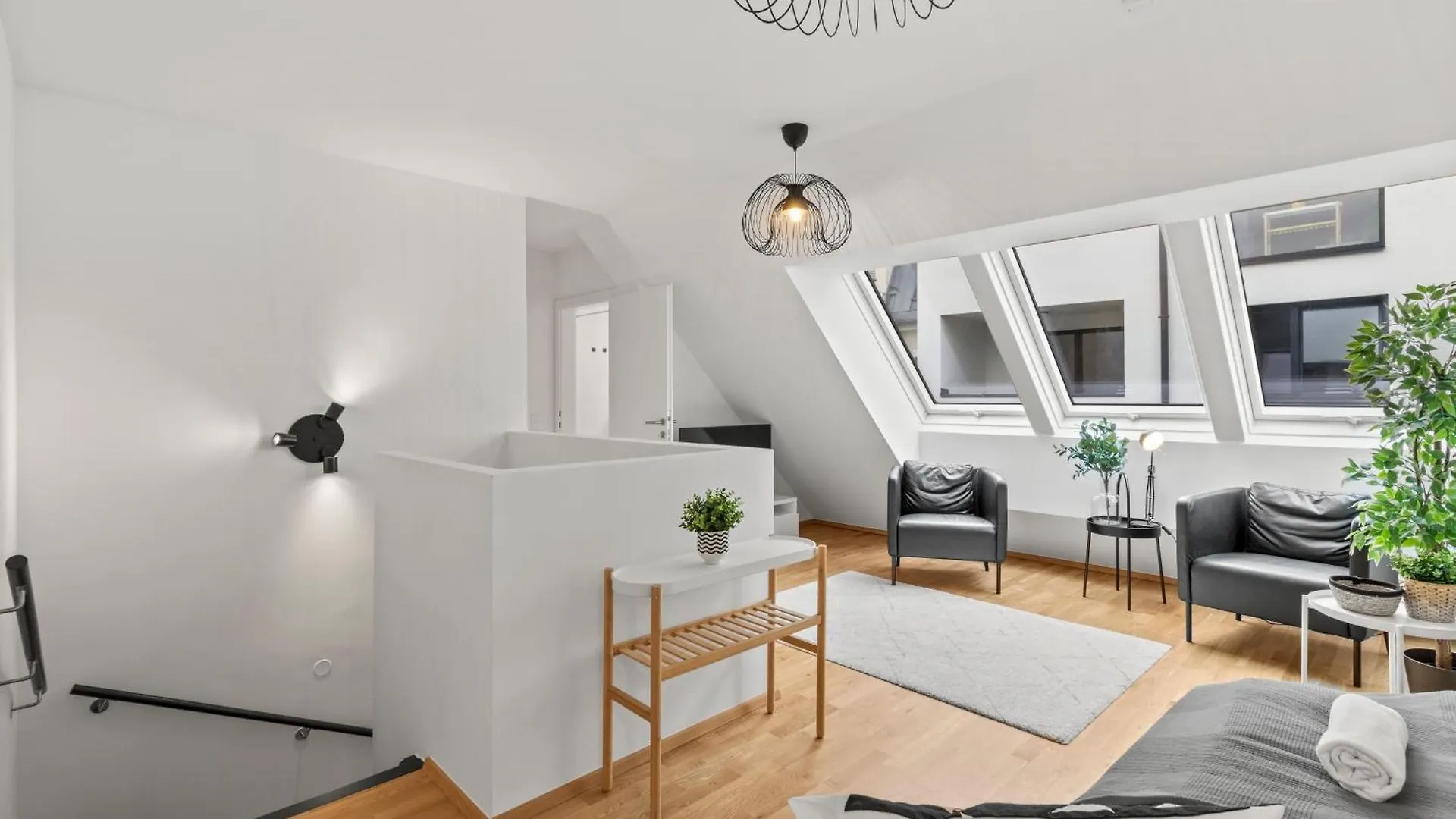 1 Min To Public Transport - 3 Min To Supermarket And Pharmacy - On-Site Parking For 19,90 Eur Vienna 0*,