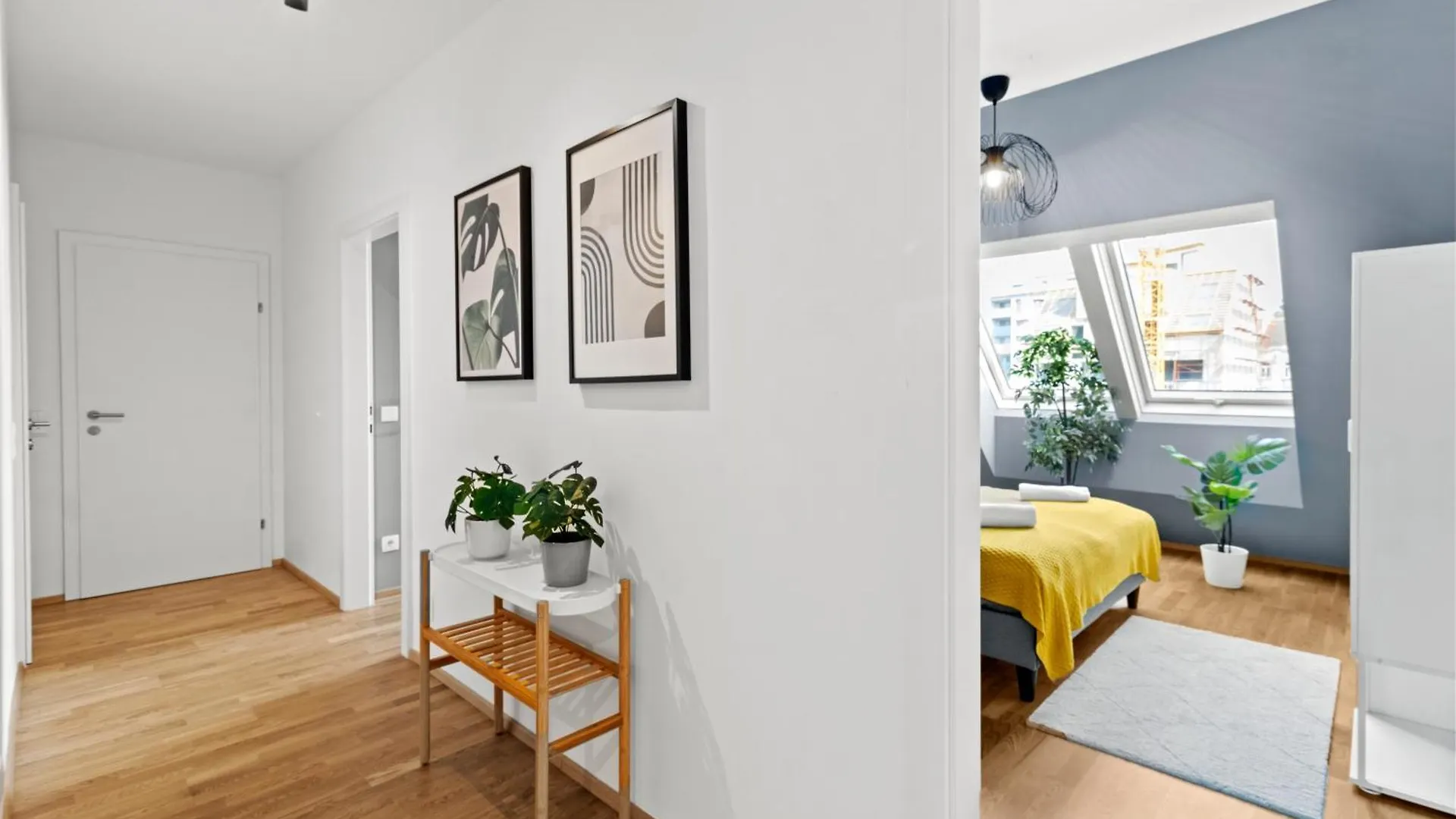 1 Min To Public Transport - 3 Min To Supermarket And Pharmacy - On-Site Parking For 19,90 Eur Vienna Apartment