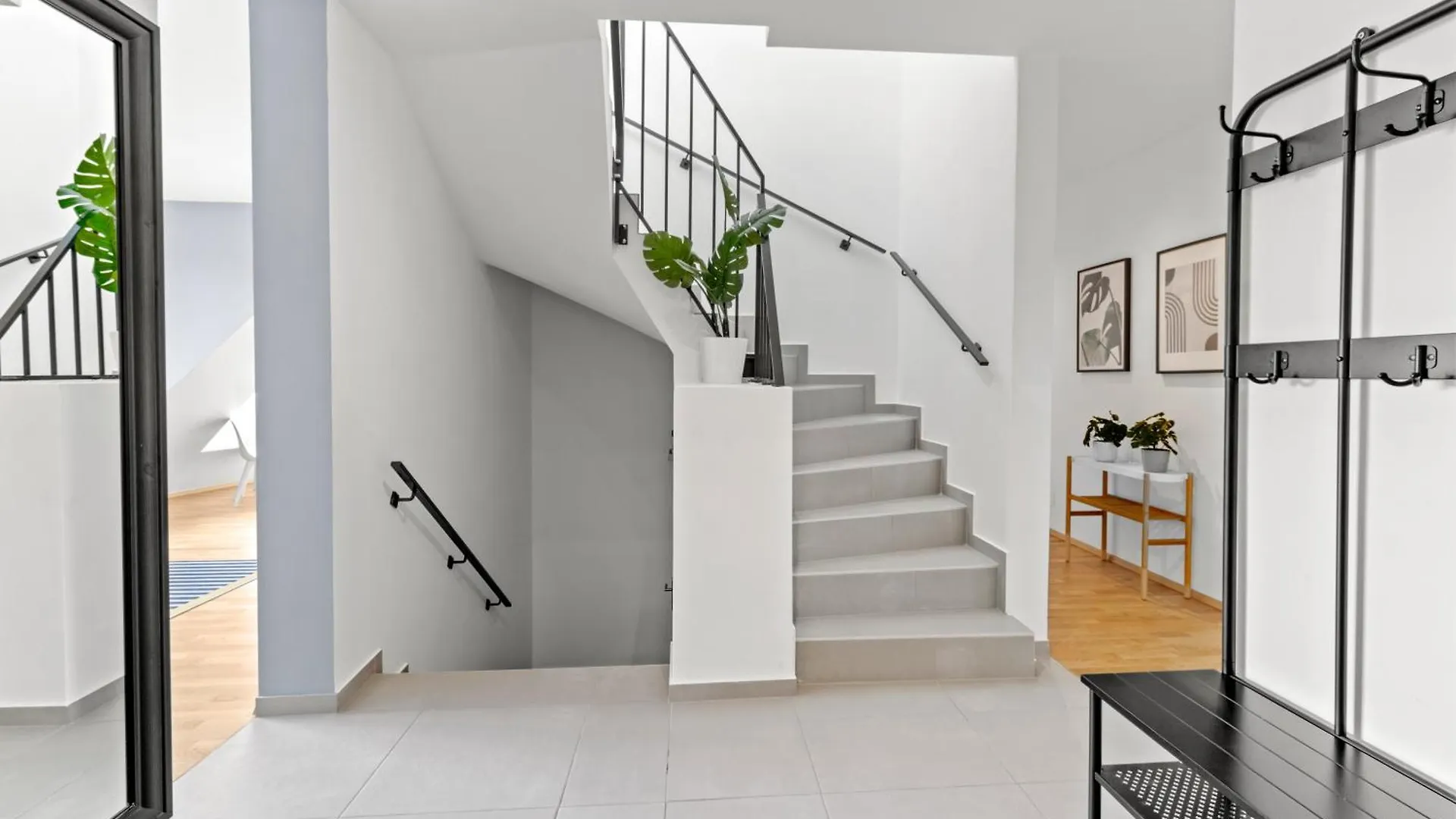 Apartment 1 Min To Public Transport - 3 Min To Supermarket And Pharmacy - On-Site Parking For 19,90 Eur Vienna