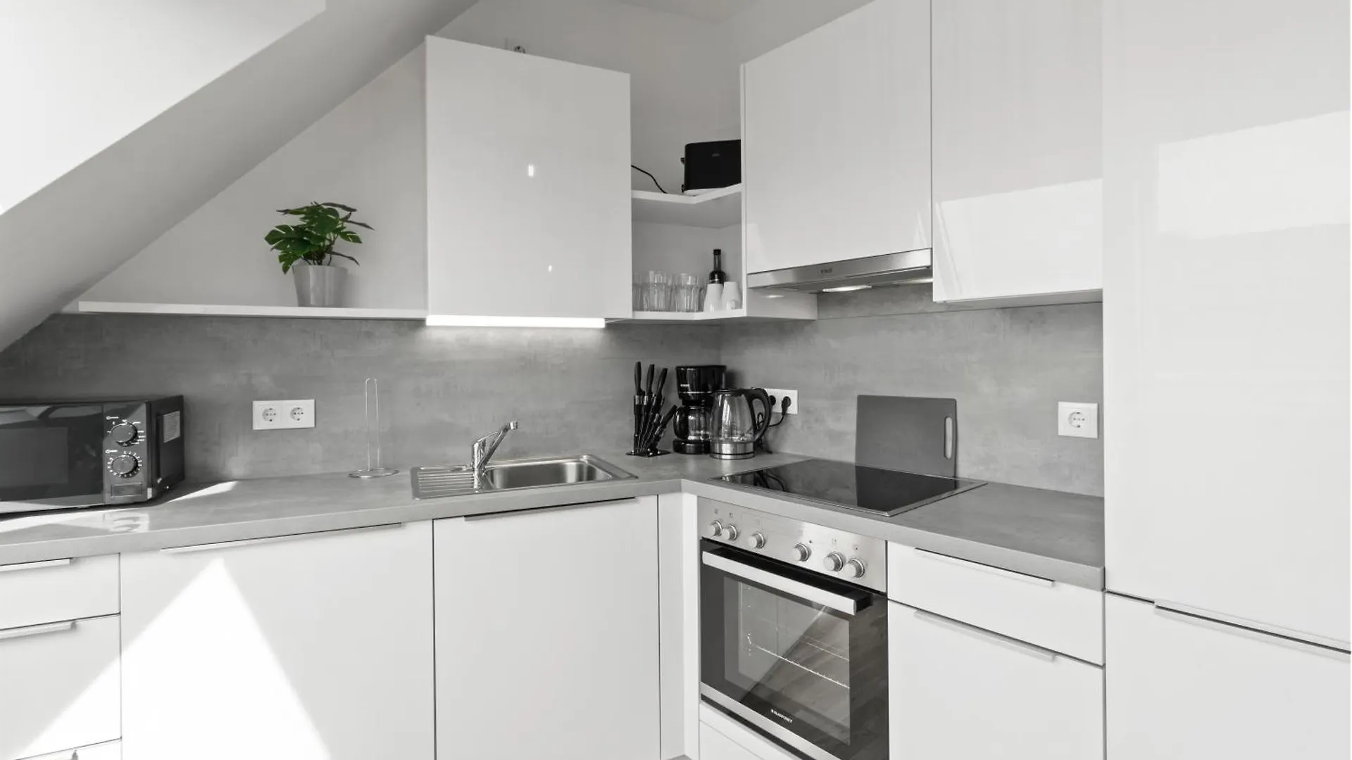 1 Min To Public Transport - 3 Min To Supermarket And Pharmacy - On-Site Parking For 19,90 Eur Vienna Apartment