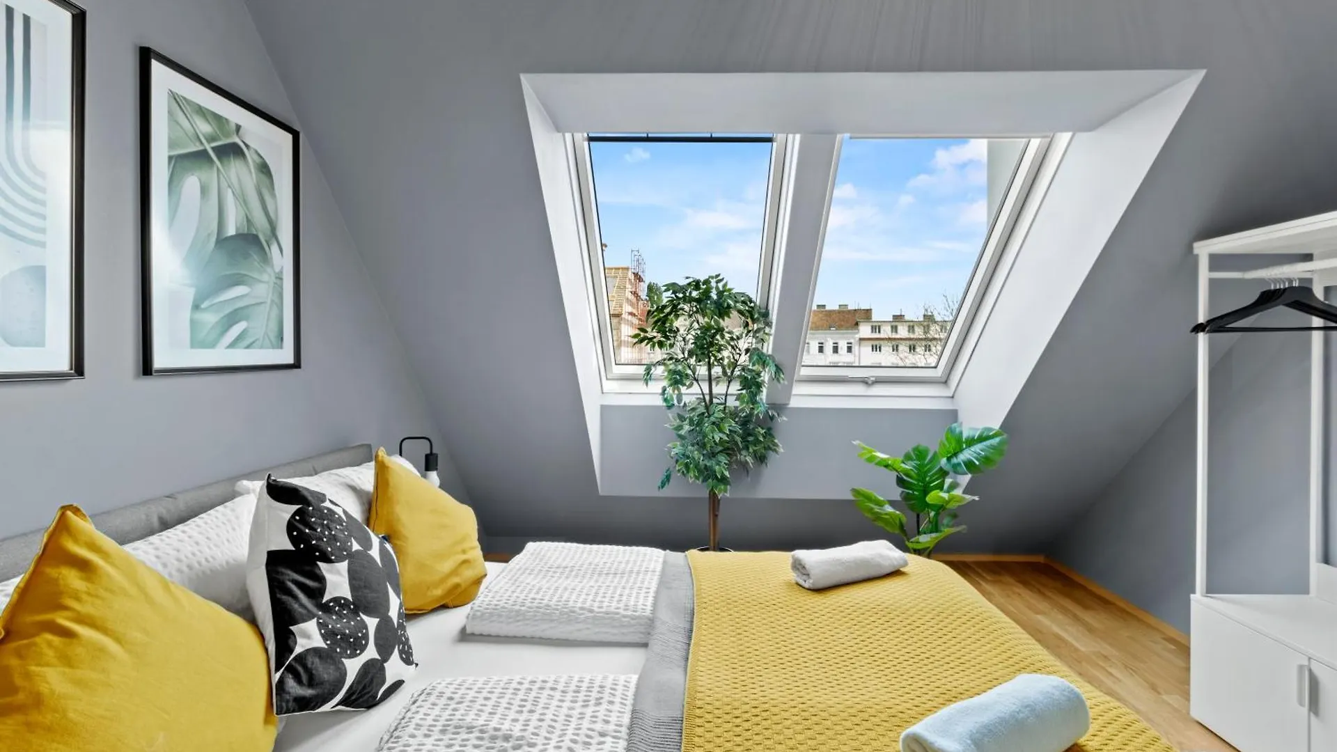 1 Min To Public Transport - 3 Min To Supermarket And Pharmacy - On-Site Parking For 19,90 Eur Vienna Apartment