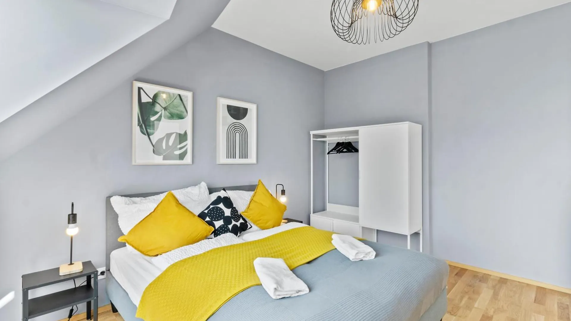 1 Min To Public Transport - 3 Min To Supermarket And Pharmacy - On-Site Parking For 19,90 Eur Vienna 0*,