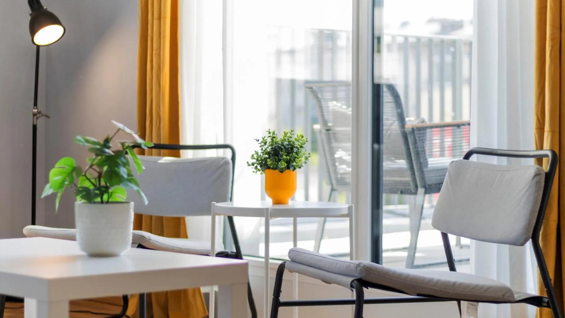 1 Min To Public Transport - 3 Min To Supermarket And Pharmacy - On-Site Parking For 19,90 Eur Vienna Apartment