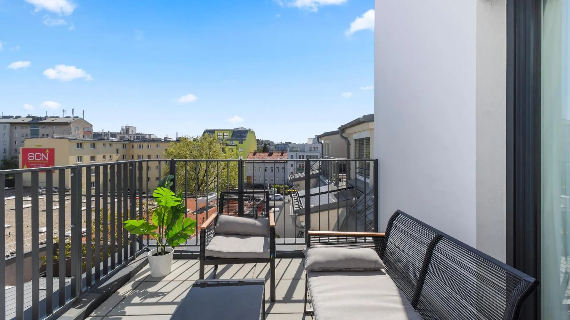 1 Min To Public Transport - 3 Min To Supermarket And Pharmacy - On-Site Parking For 19,90 Eur Vienna