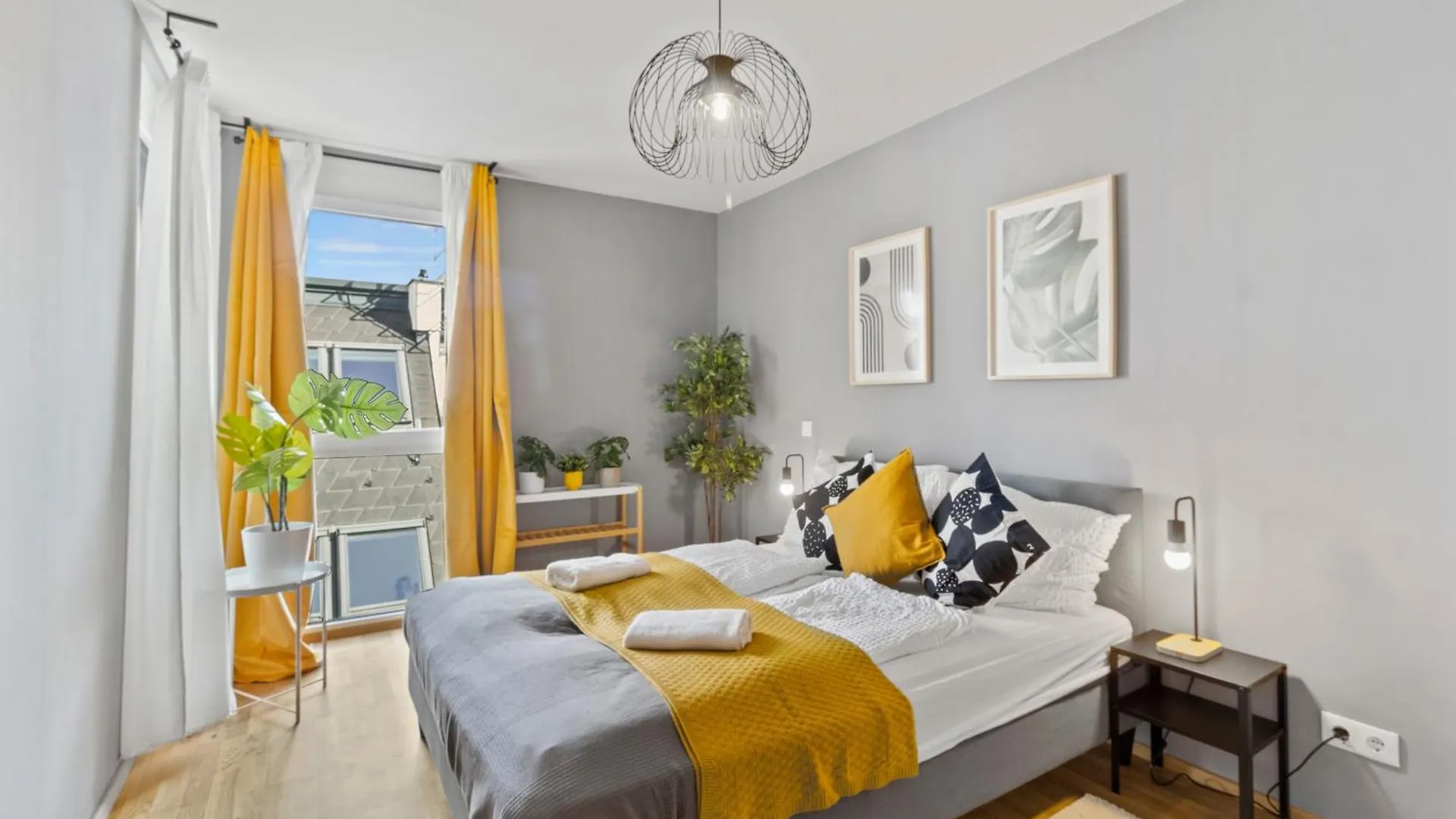 1 Min To Public Transport - 3 Min To Supermarket And Pharmacy - On-Site Parking For 19,90 Eur Vienna 0*,
