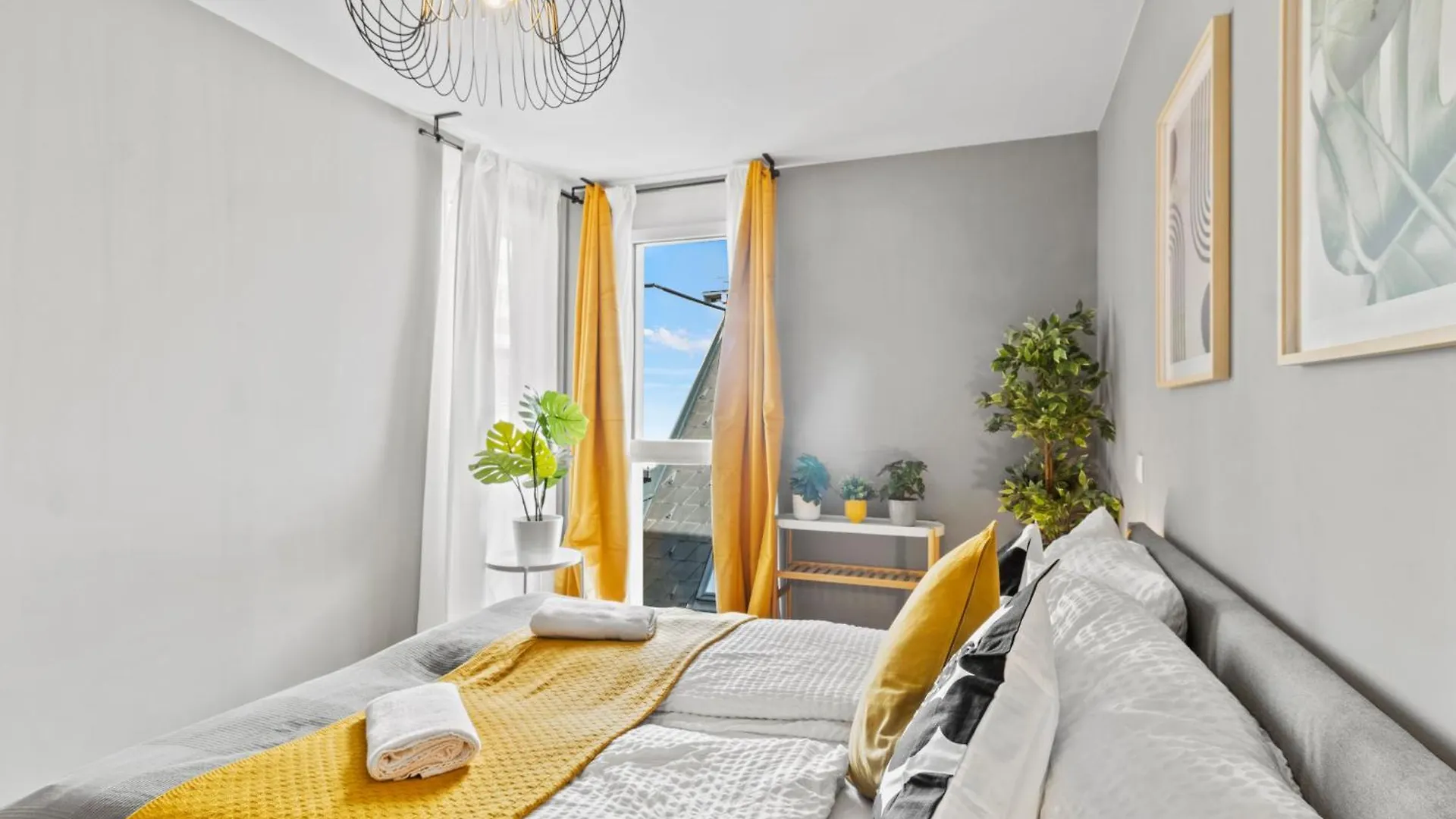 1 Min To Public Transport - 3 Min To Supermarket And Pharmacy - On-Site Parking For 19,90 Eur Vienna 0*,  Austria