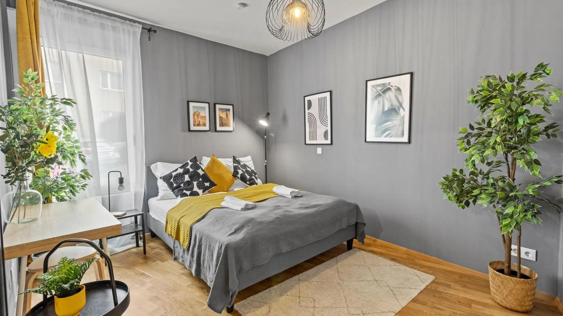 1 Min To Public Transport - 3 Min To Supermarket And Pharmacy - On-Site Parking For 19,90 Eur Vienna 0*,
